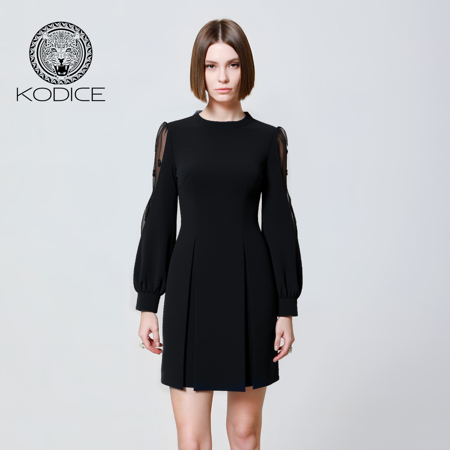 kodice黑色立领灯笼袖收腰连衣裙