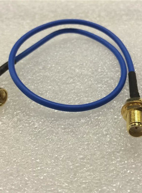 高频SMA-KJW SMA-JKW蓝色半柔信号连接线RG405半柔2.6MM线径70cm
