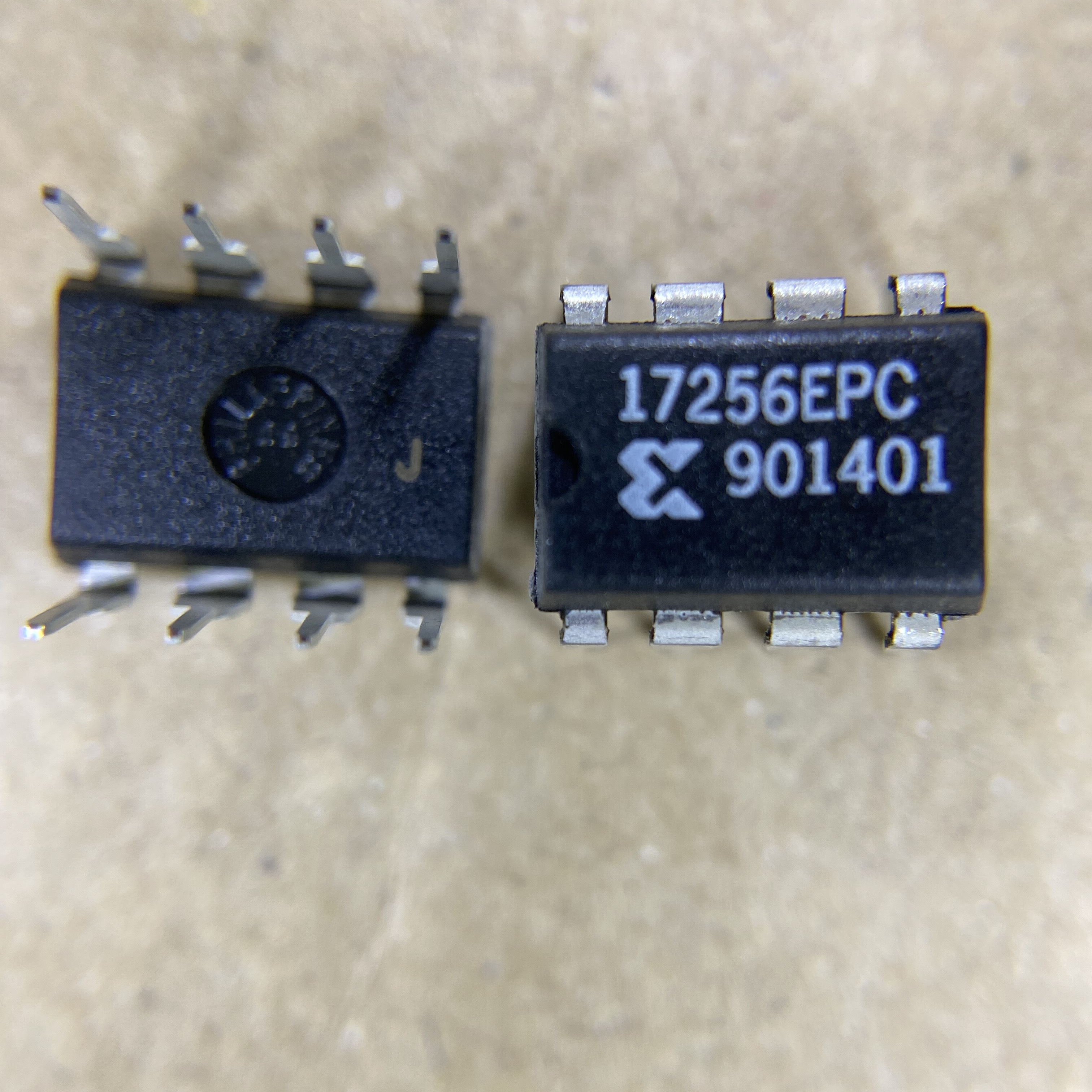 XC17256EPC全新原装XILINX直插DIP8脚 丝印17256EPC 存储器芯片