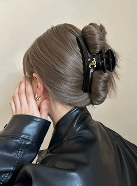 Busan经典百搭时尚轻奢字母黑色大号抓夹气质后脑勺鲨鱼夹发夹女