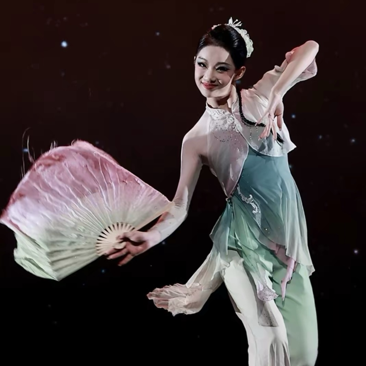 新款十四届桃李杯古典舞春扇子舞舞蹈表演女艺考服装舞台演出道具