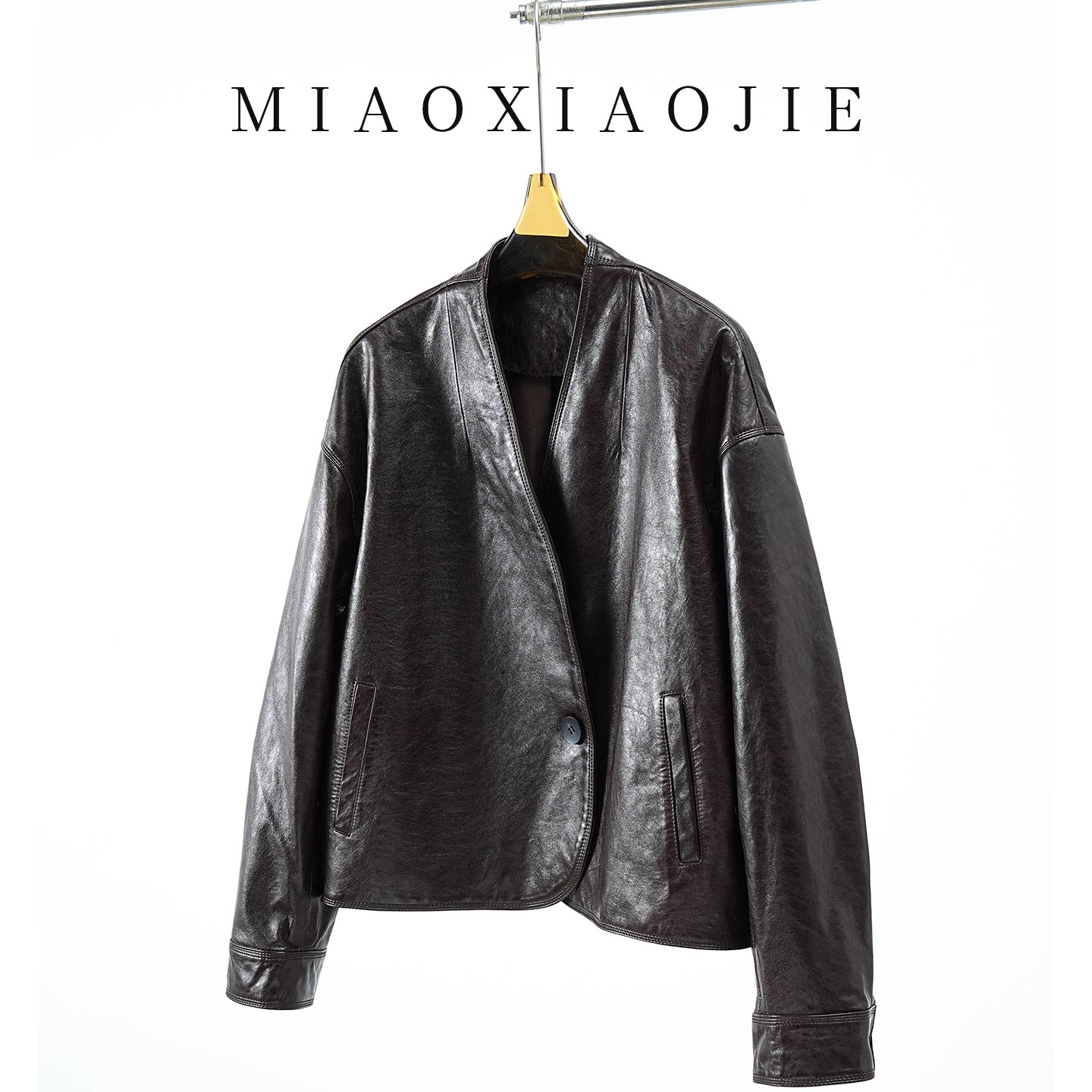 高级感油蜡头层2026超火真皮皮衣外套女绵羊皮短款宽松皮夹克v领