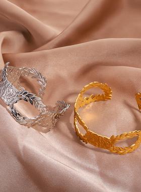 欧美镂空花朵不锈钢手镯