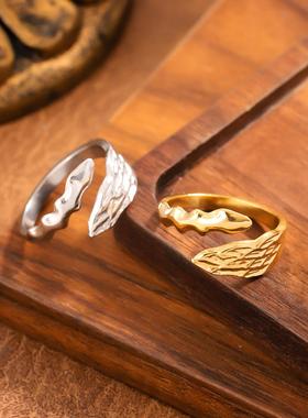 艾芙乐原创时尚澳宝花纹爱心戒指