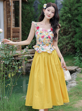 小个子穿搭一整套女夏独特漂亮超好看油画上衣配黄色半身裙两件套