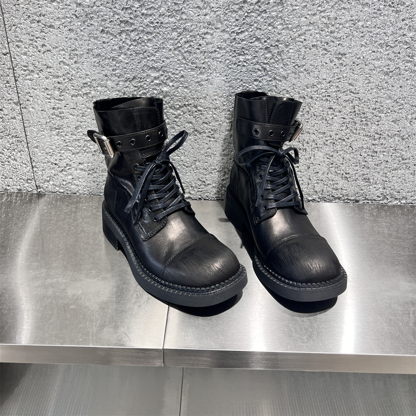 乐魔真皮擦色做旧机车短靴马丁靴