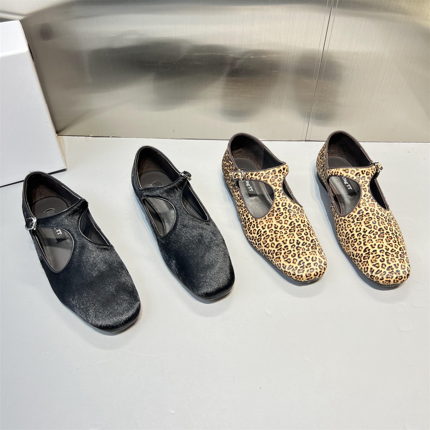 欧洲站真皮圆头马毛平底玛丽珍鞋