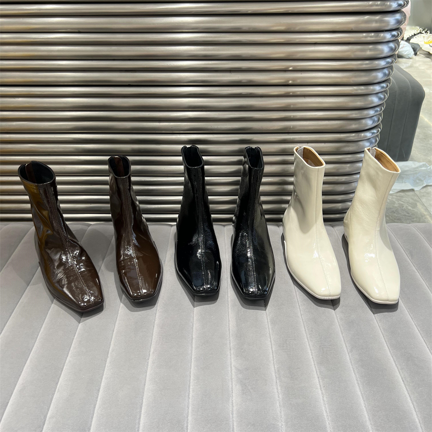 乐魔真皮方头后拉链短靴马丁靴潮