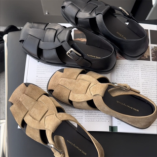 wm6女鞋2026春新款欧货真皮扣带镂空平底猪笼鞋罗马风包头凉鞋潮