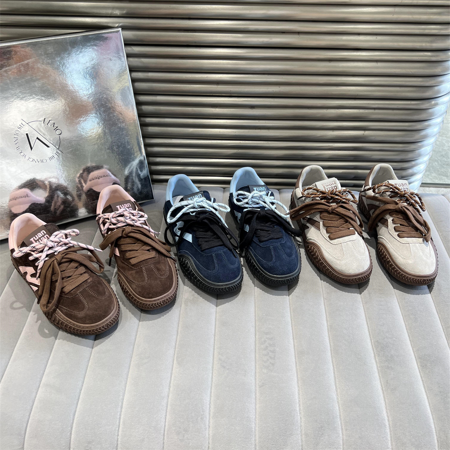 乐魔真皮系带厚底德训鞋休闲板鞋