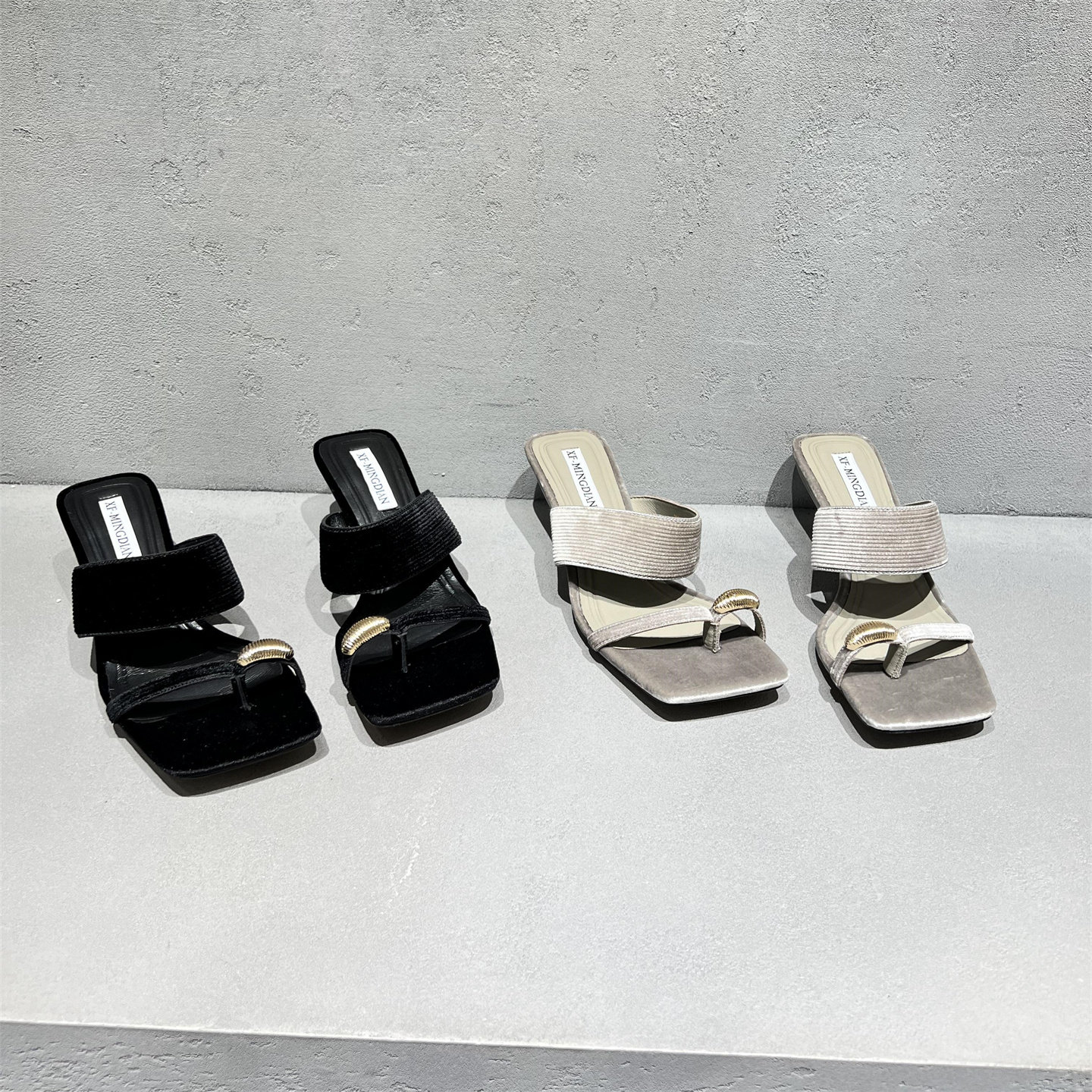 先锋名典真皮丝绒套趾高跟凉拖鞋