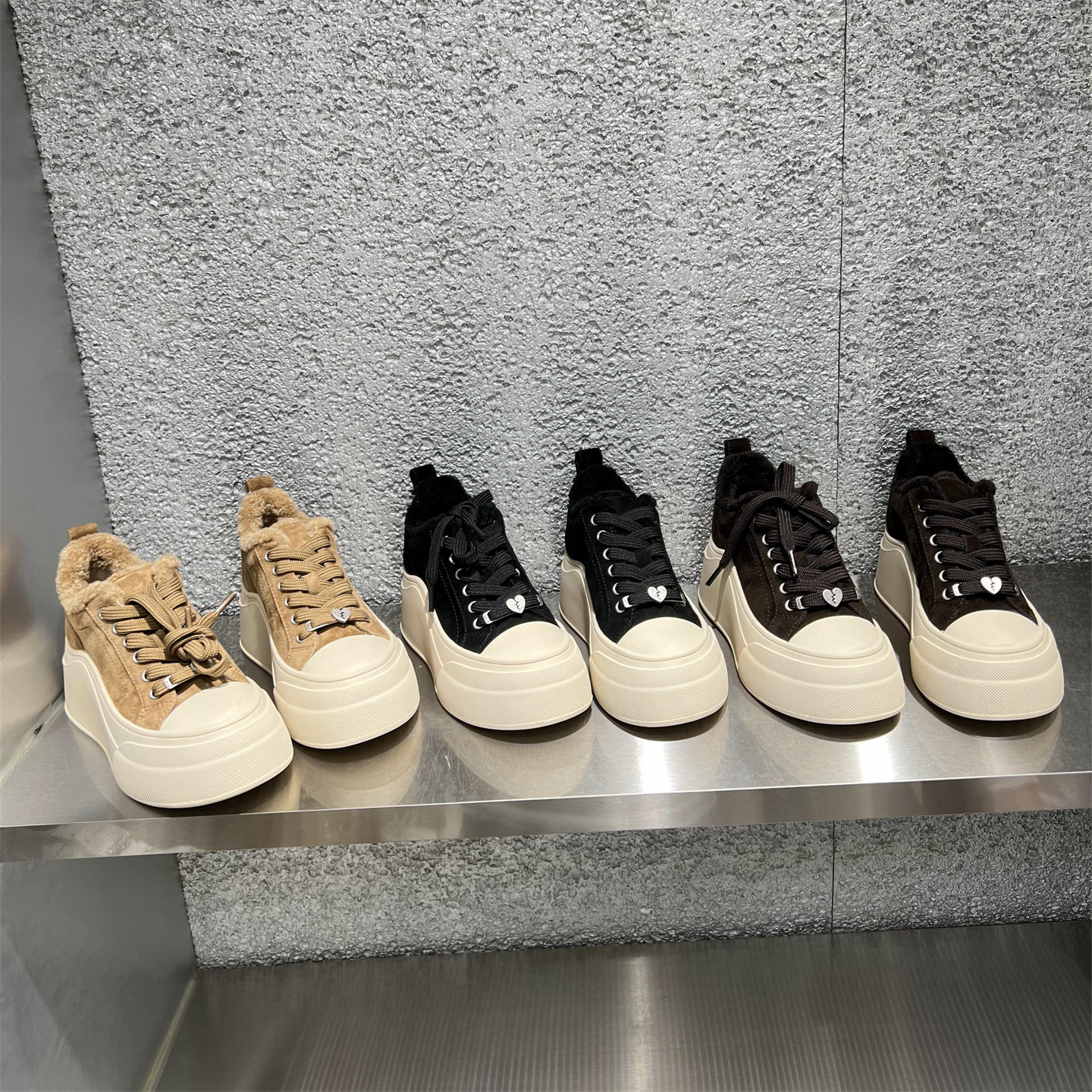 乐魔2025秋冬真皮增高休闲板鞋