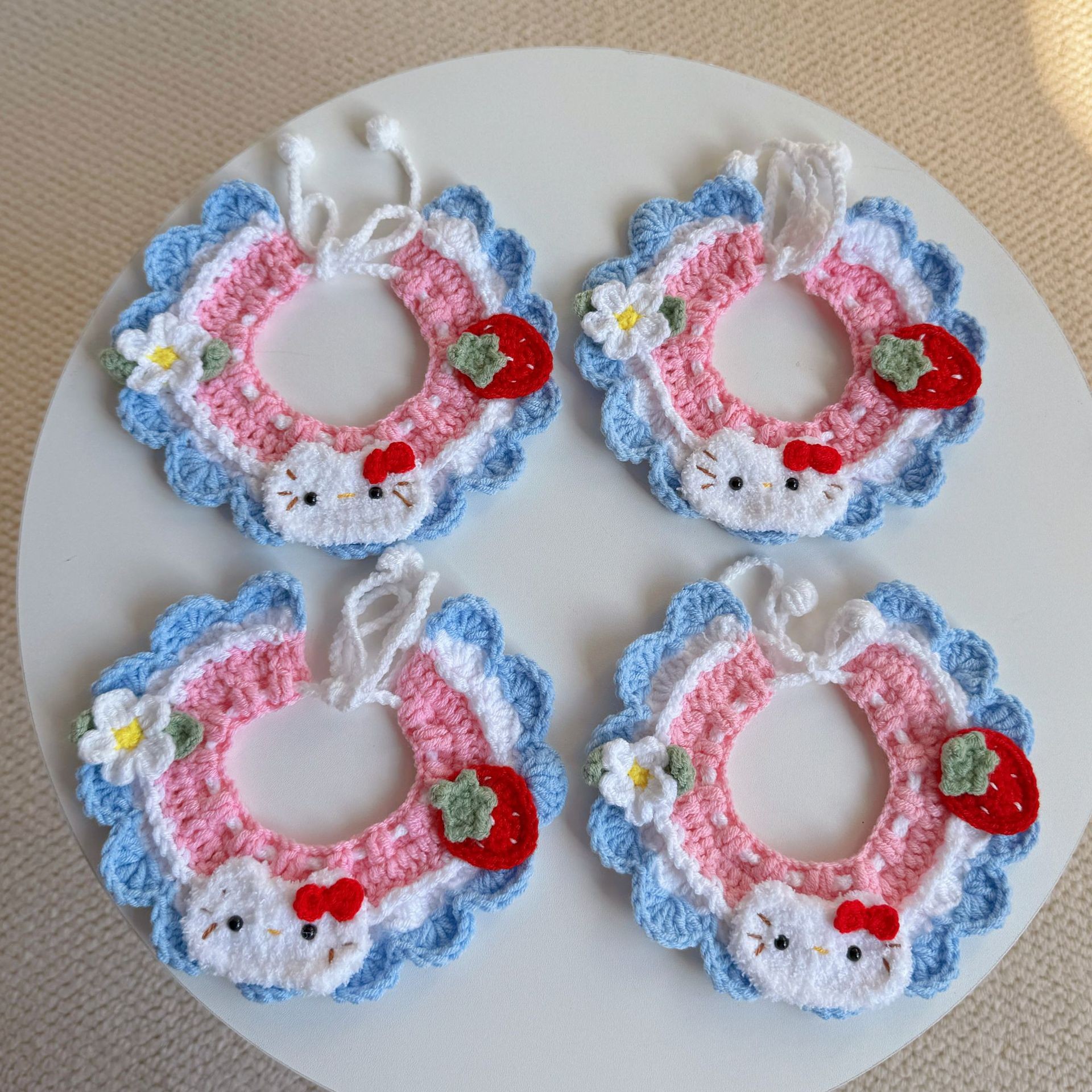 手工钩织猫咪狗狗围兜