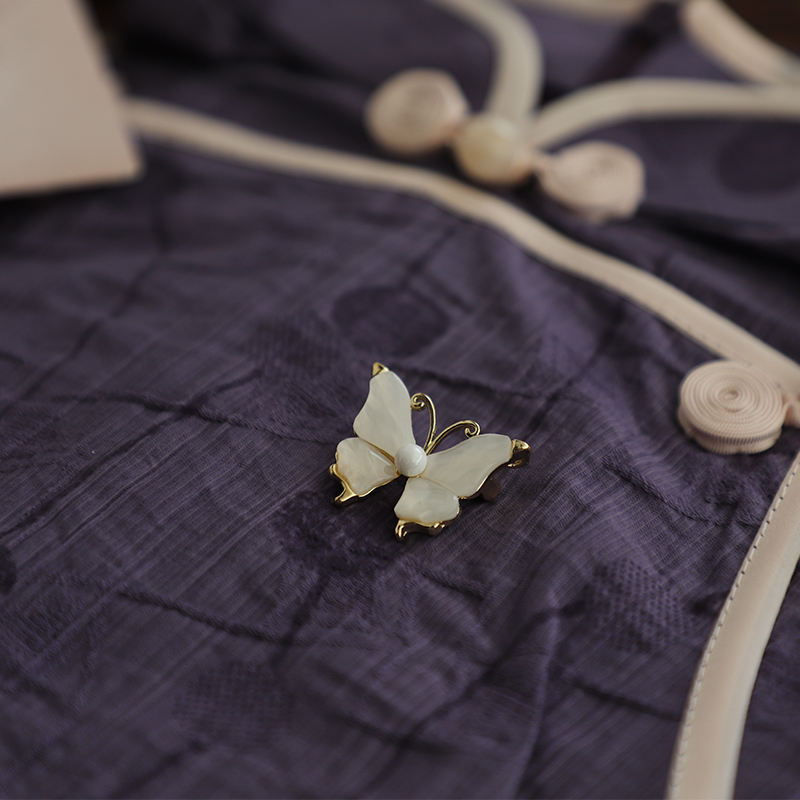 月白小蝴蝶复古国风精致胸针