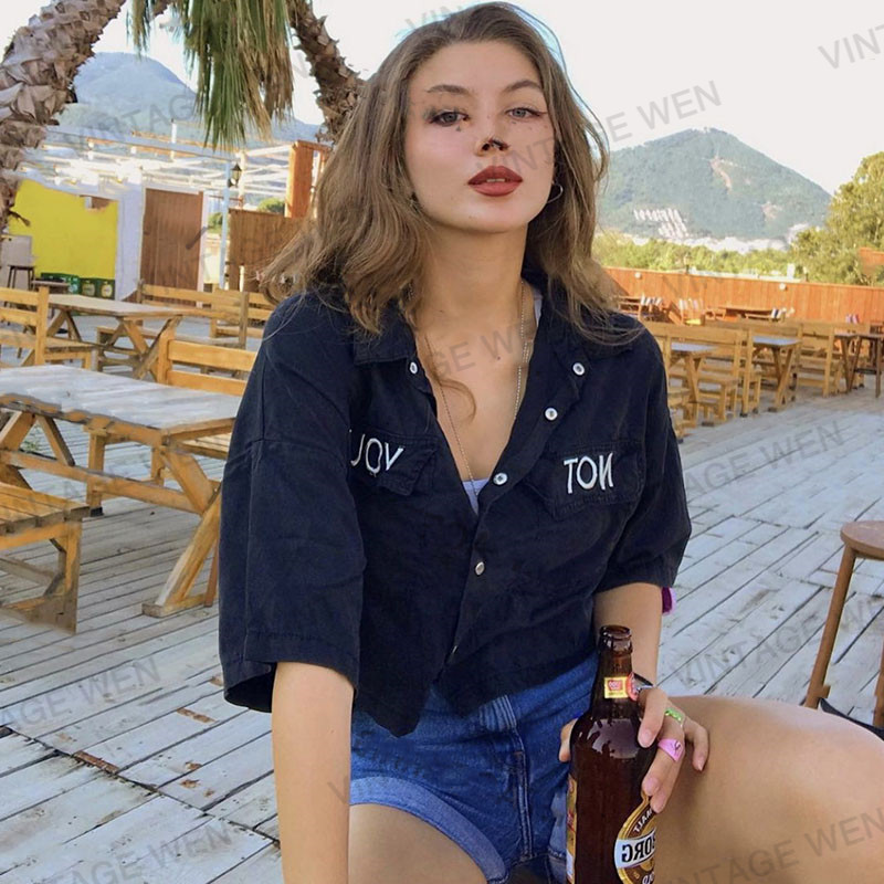 潮牌宽松短款短袖衬衫女图片