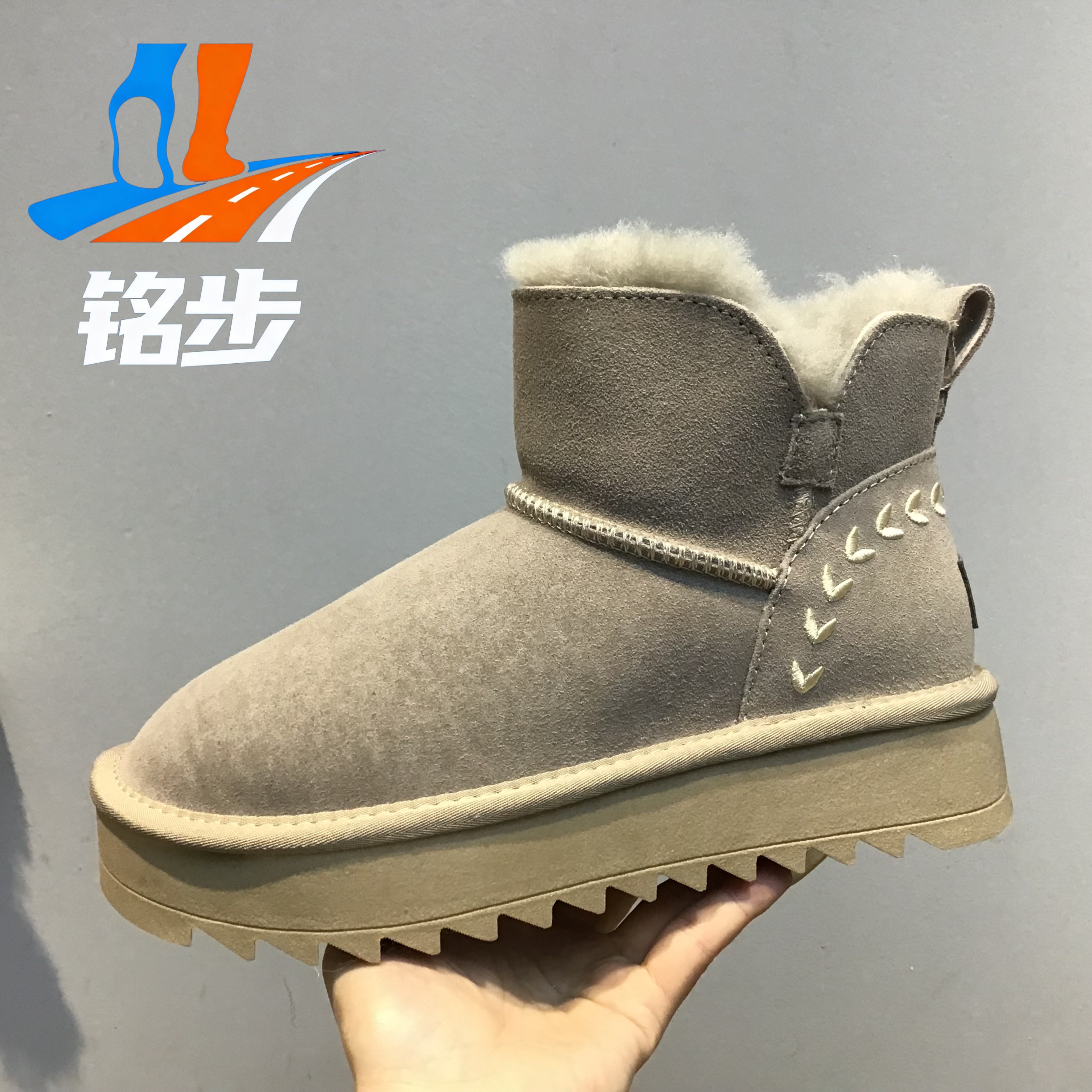 牛皮羊毛雪地靴女2025冬季新款皮毛一体加绒加厚短筒防滑保暖棉鞋