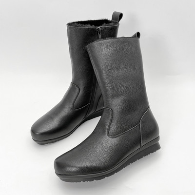 柜雅氏女靴真皮加厚羊毛雪地靴保暖妈妈靴软皮软底平底宽楦中筒靴