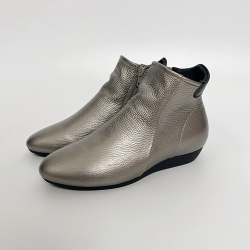 软面软底牛皮短靴好穿不累脚