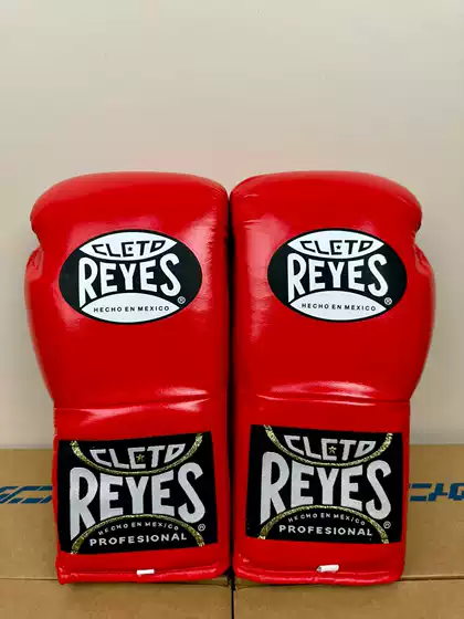 Q19 Reyes Style Boxing Gloves Reyes Boxing Gloves Muay Thai Fighting Professional Competition Gloves