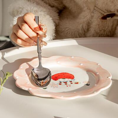 釉下彩日系设计款山口麻子小草莓