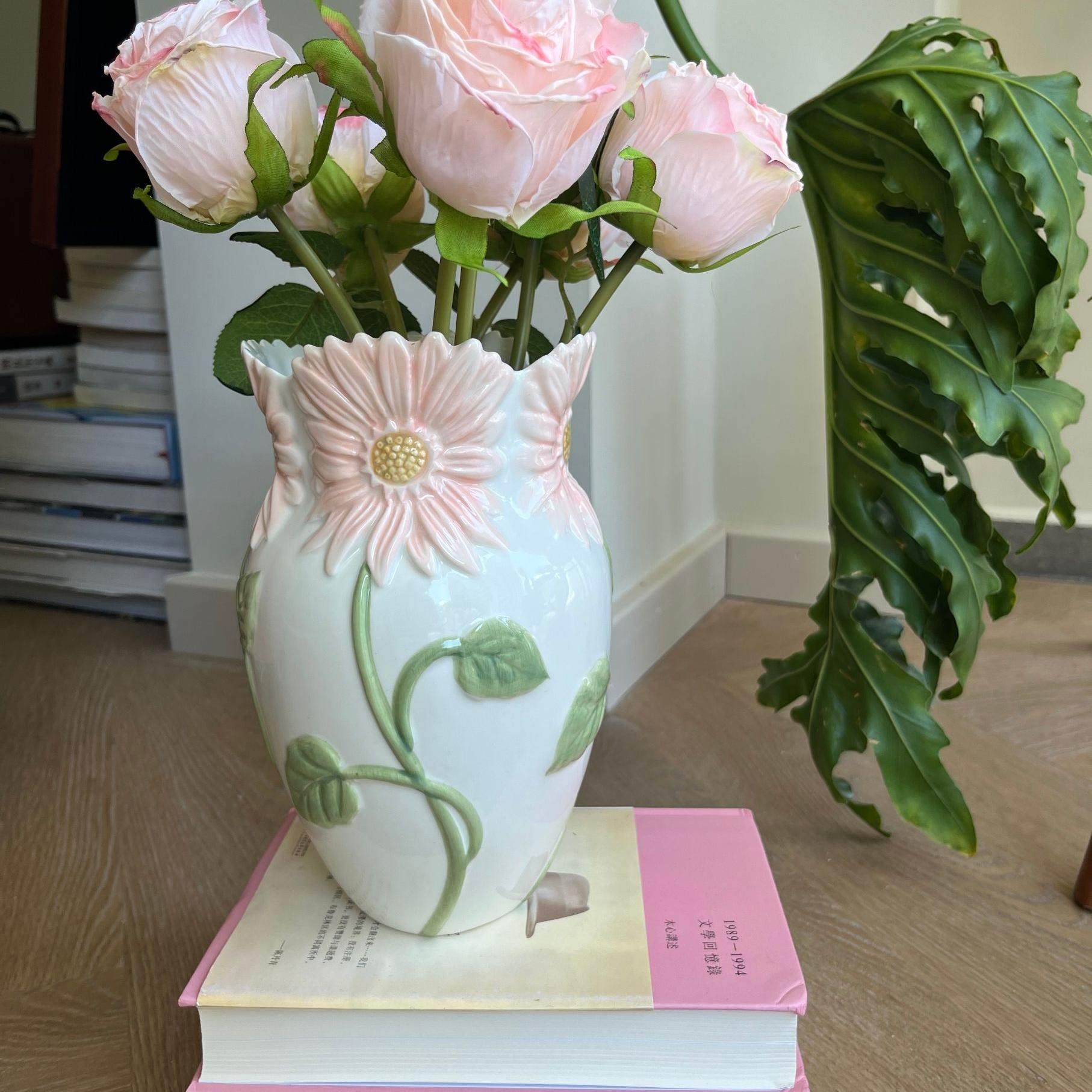 景德镇外贸尾单向日葵浮雕花瓶