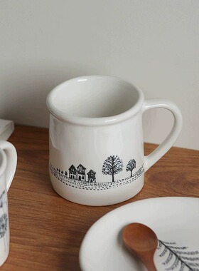 2025春夏合集芬兰Marime高颜值深紫底粉芯素描马克杯早餐盘花朵杯