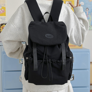 2026新款夏季女士双肩包女学生日常通勤大容量轻便书包旅行小背包