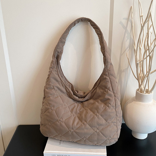 2025新款潮时尚百搭单肩腋下包女士休闲轻便尼龙布包大容量托特包