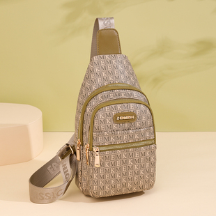 女士胸包2025新款ins时尚老花字母百搭女包高级感单肩斜挎胸前包