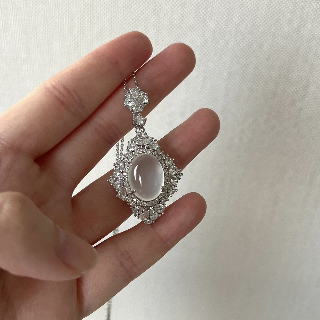 小红薯天然高冰镶嵌蛋面玉髓玛瑙吊坠项链白冰新款白月光毛衣链百