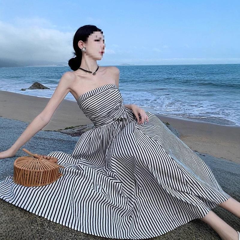 小性感抹胸撞色条纹衫连衣裙女夏季新款高级感气质高腰显瘦长裙子