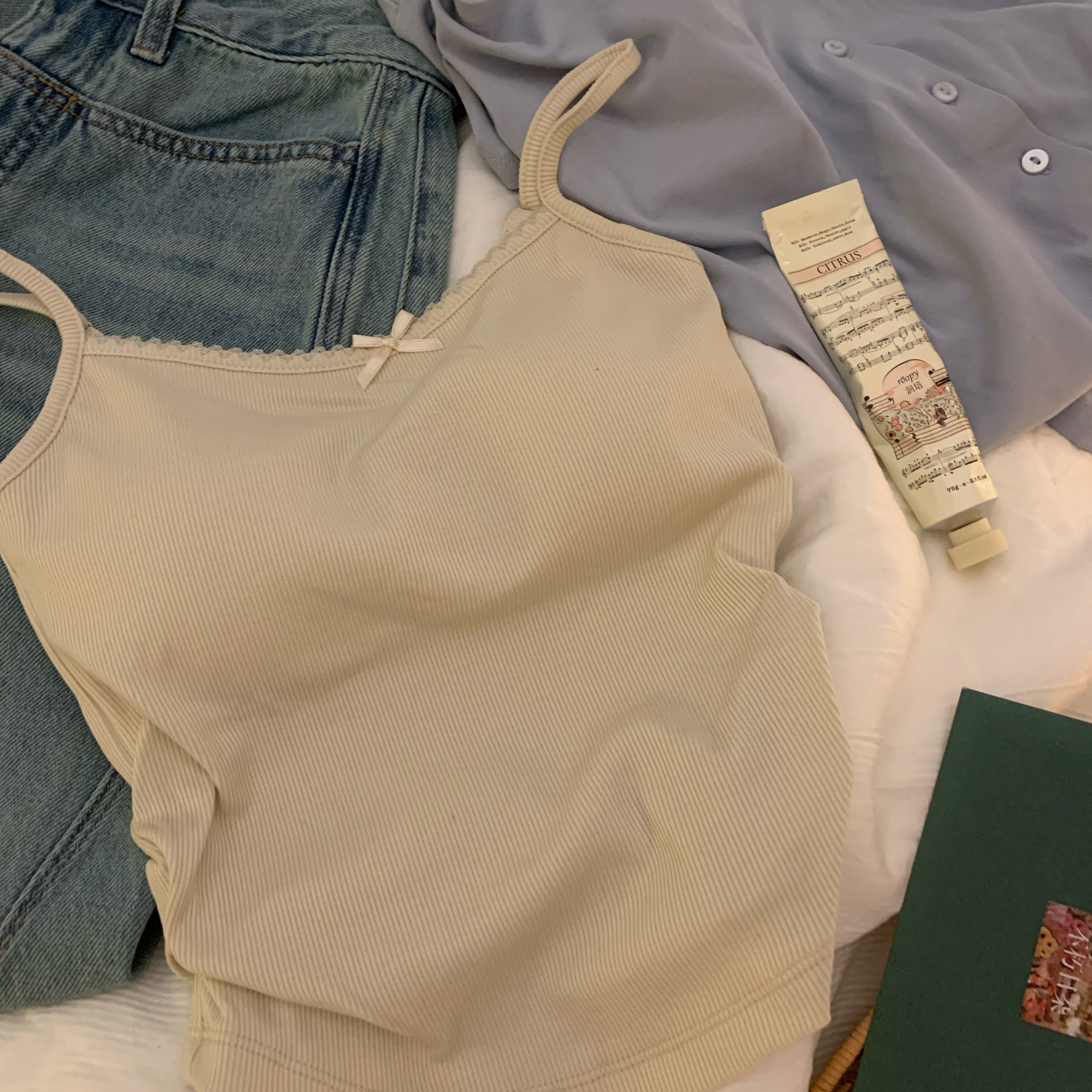 蕾丝花边背心女带胸垫纯欲甜辣蝴蝶结无袖内搭打底上衣白色小吊带