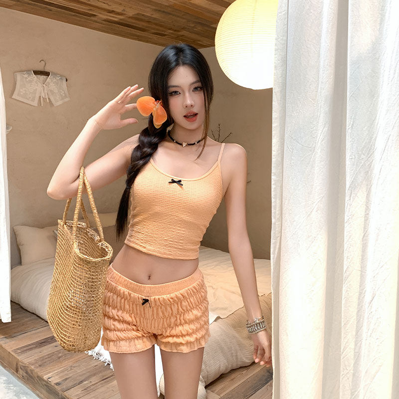 分体泳衣女背心式平角裤褶皱显瘦保守小胸吊带比基尼泡温泉度假风