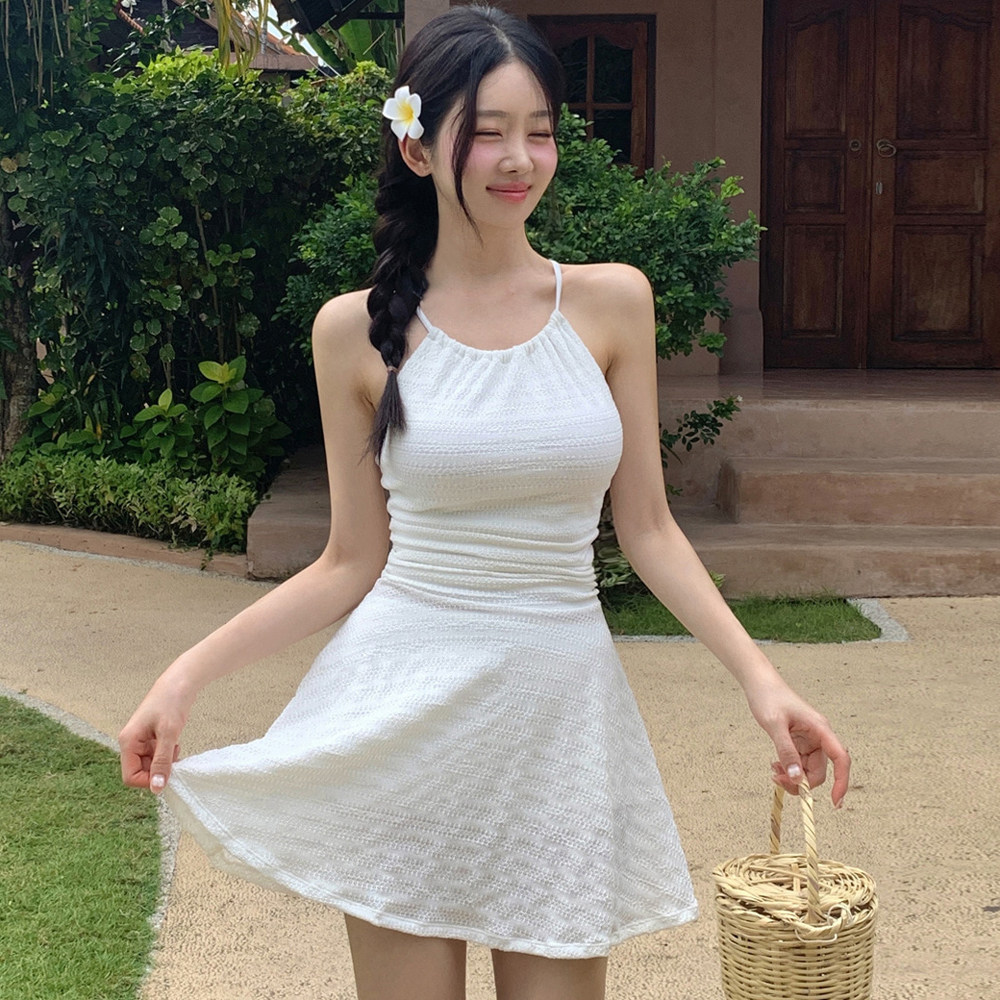 泳衣女简约风白色挂脖裙式两件套图片