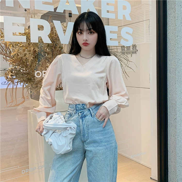 Real shot 2021 spring new style can be worn out or built in with elegant long sleeve shirt and female pink shirt