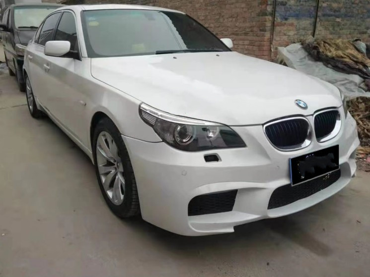 适用于04-10宝马5系E60改装M5款大包围0607前杠520 523 525 530li