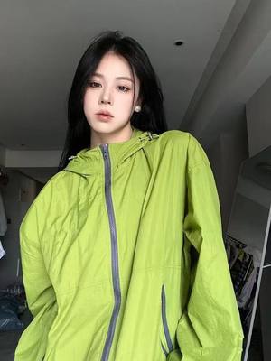 美式高街薄款冲锋衣外套男女款夏季hiphop牛油果绿小众宽松防晒衣