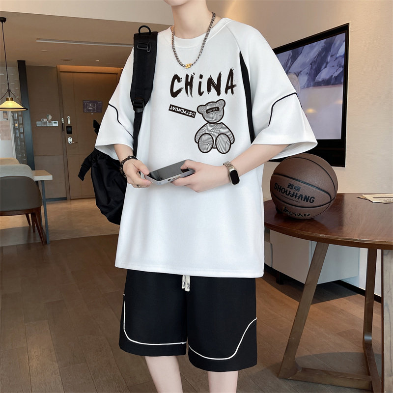 青少年短袖t恤男生夏季衣服2025穿搭大码帅气初高中学生潮流套装
