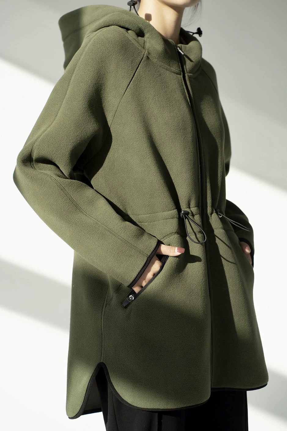 2025秋冬新款加厚户外运动时尚摇粒绒外套休闲连帽开衫卫衣女