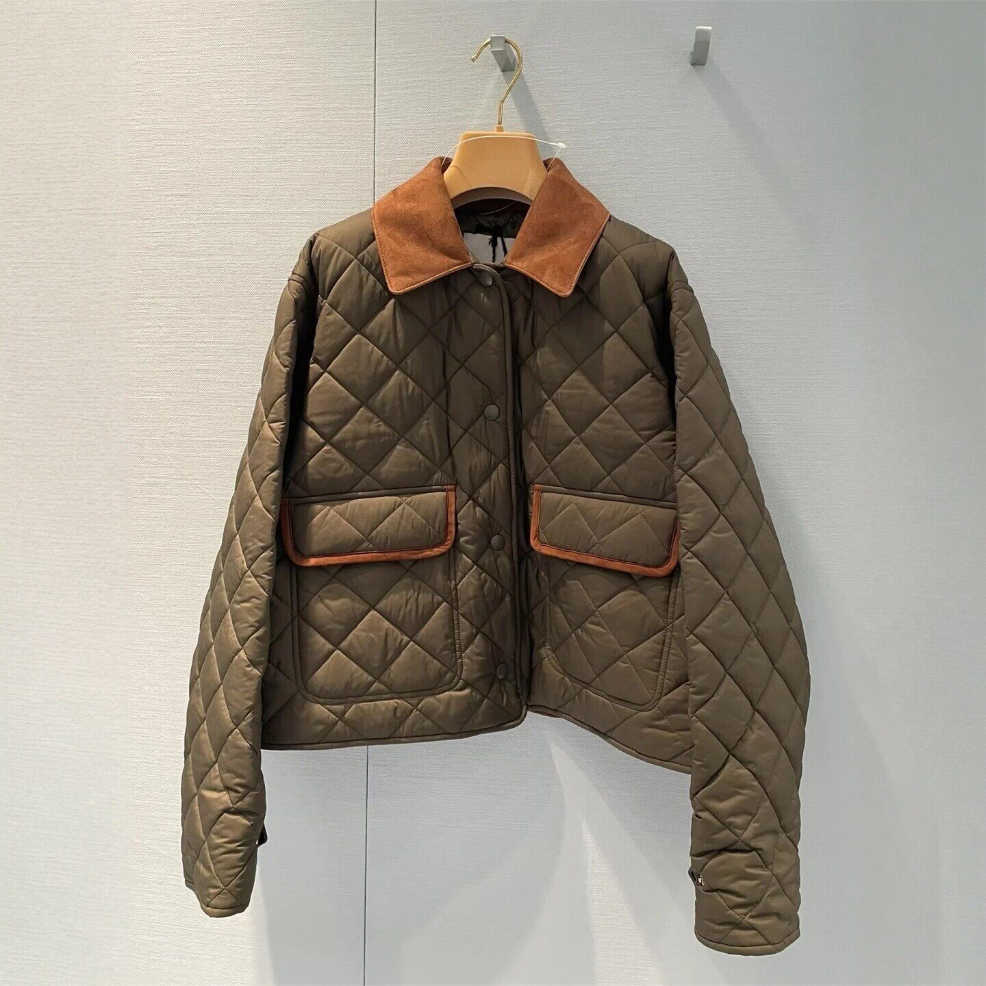 刺绣菱格绗缝科技夹克棉服外套
