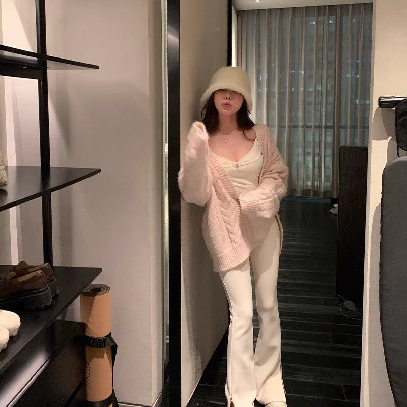 香香family 柔柔心动粉色v领毛衣外套女秋冬宽松慵懒麻花针织开衫