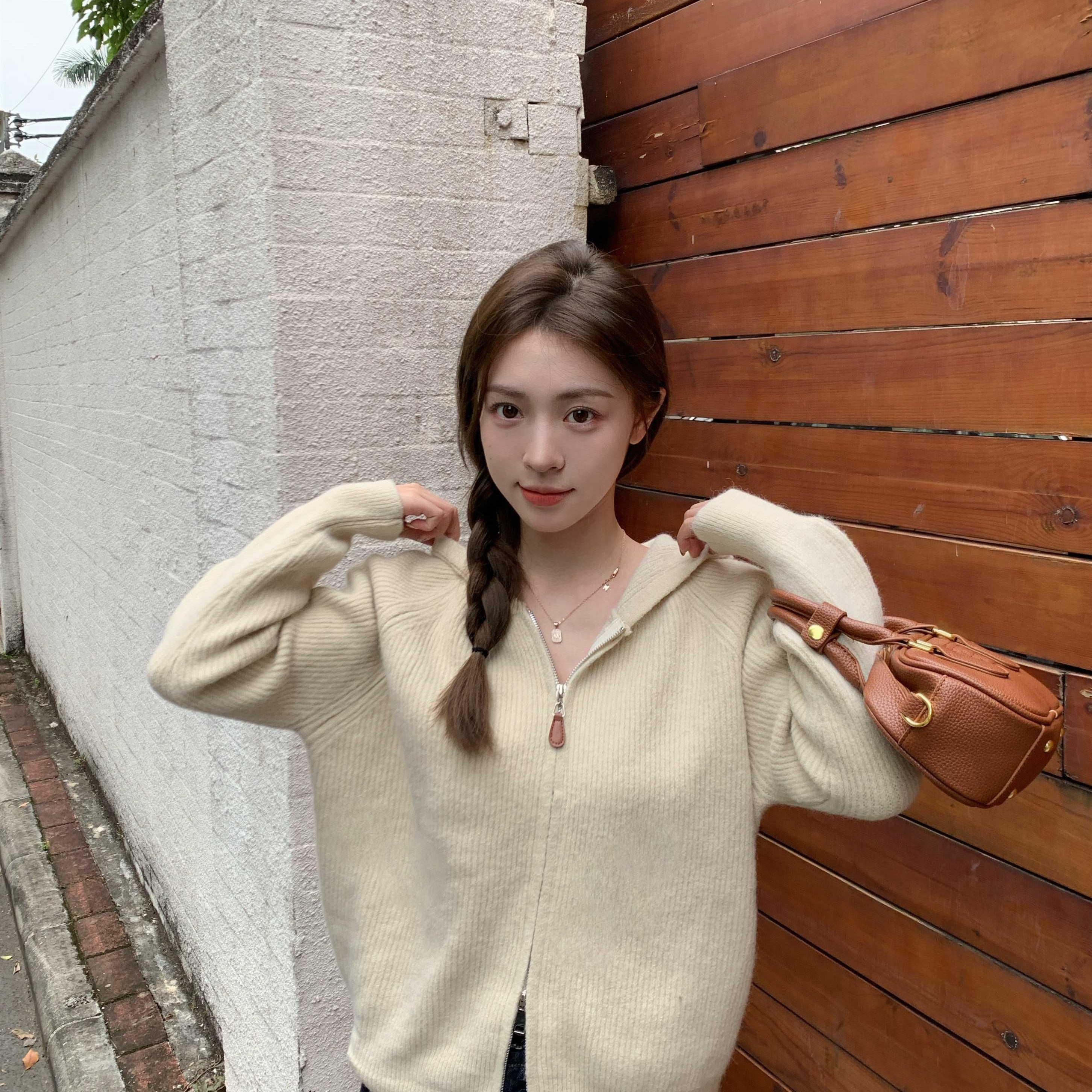 慵懒风坑条双拉链连帽针织开衫