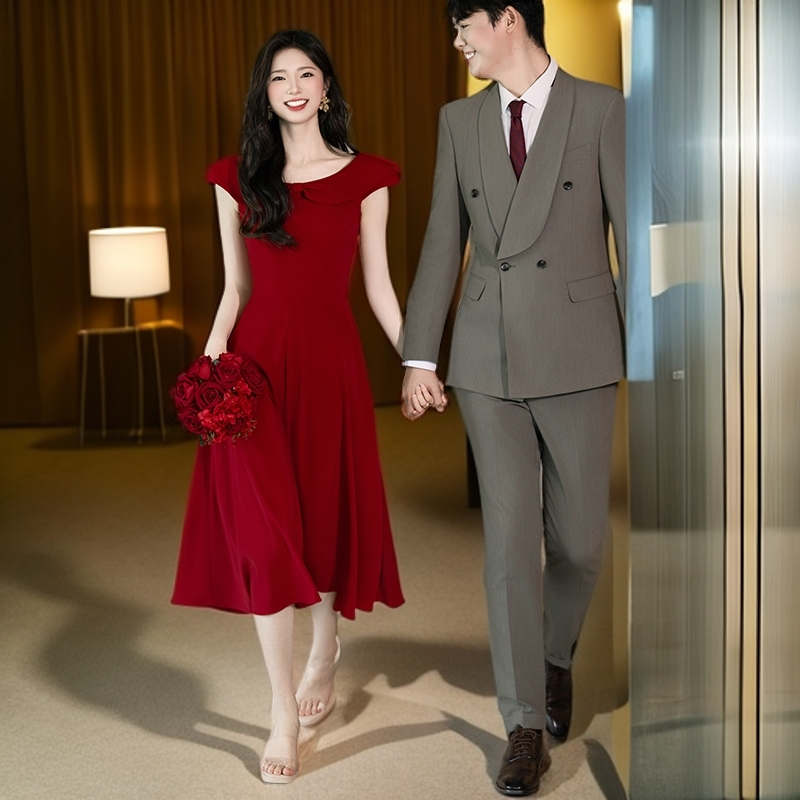 订婚礼服秋季气质酒红色