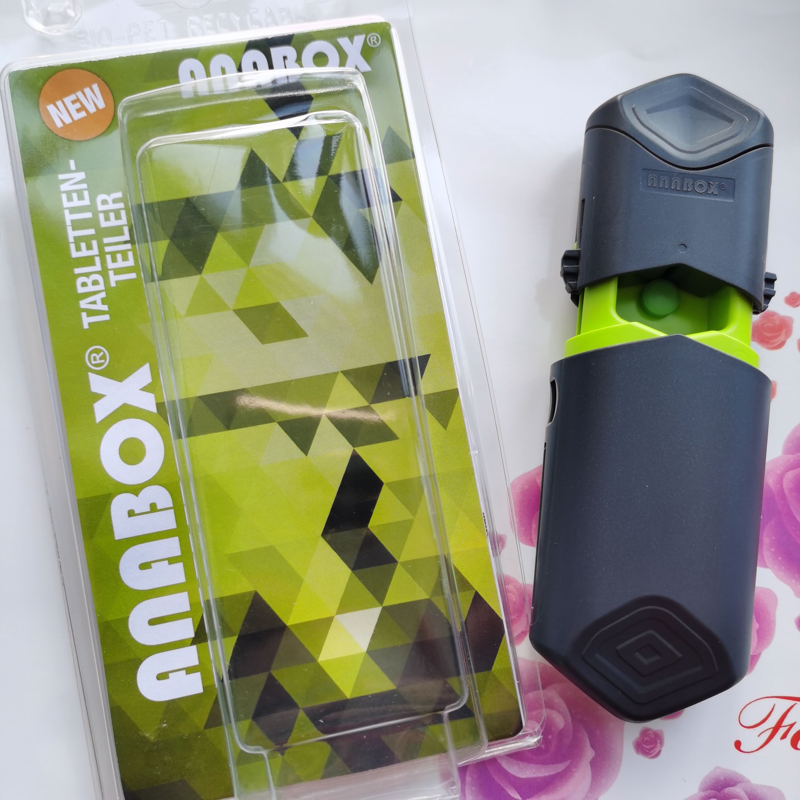 德国ANABOX便携式药片切药器