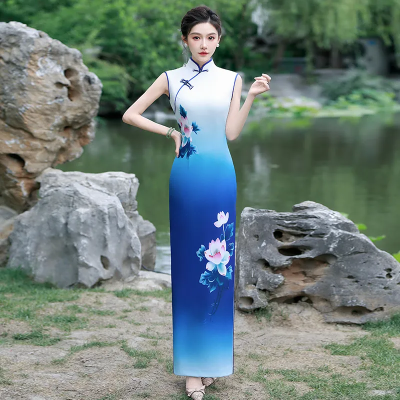 高端走秀天蓝色长旗袍2025新款年轻大气显瘦高弹复古舞台表演出服