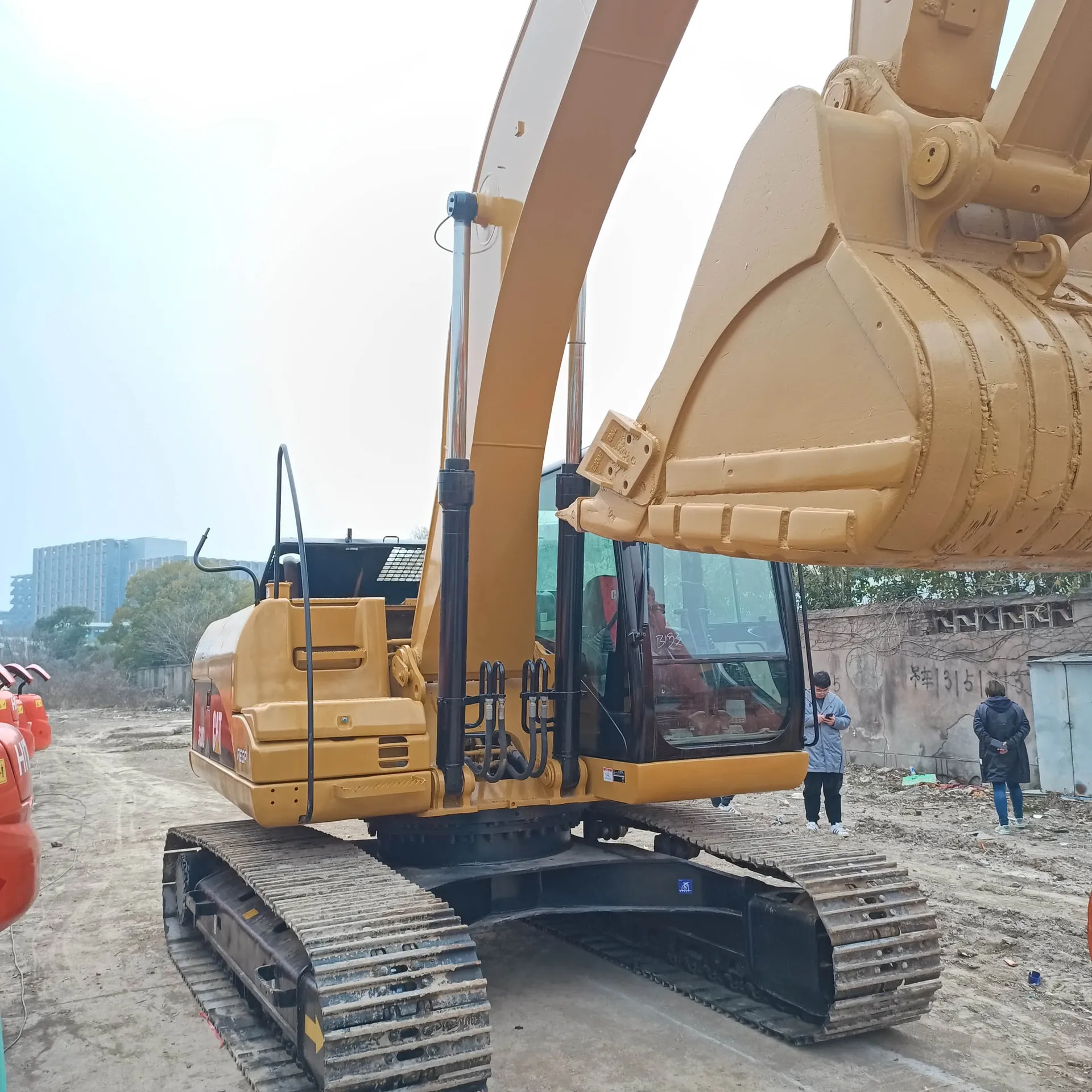 Used crawler excavators 20t CAT320B Caterpillar USA digger