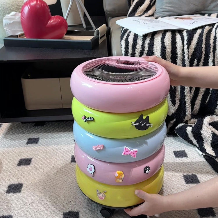 2025新款高颜大容量家用客厅卧室可爱多巴胺带轮可移动塑料垃圾桶