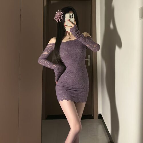 纯欲辣妹紫色蕾丝包臀睡裙