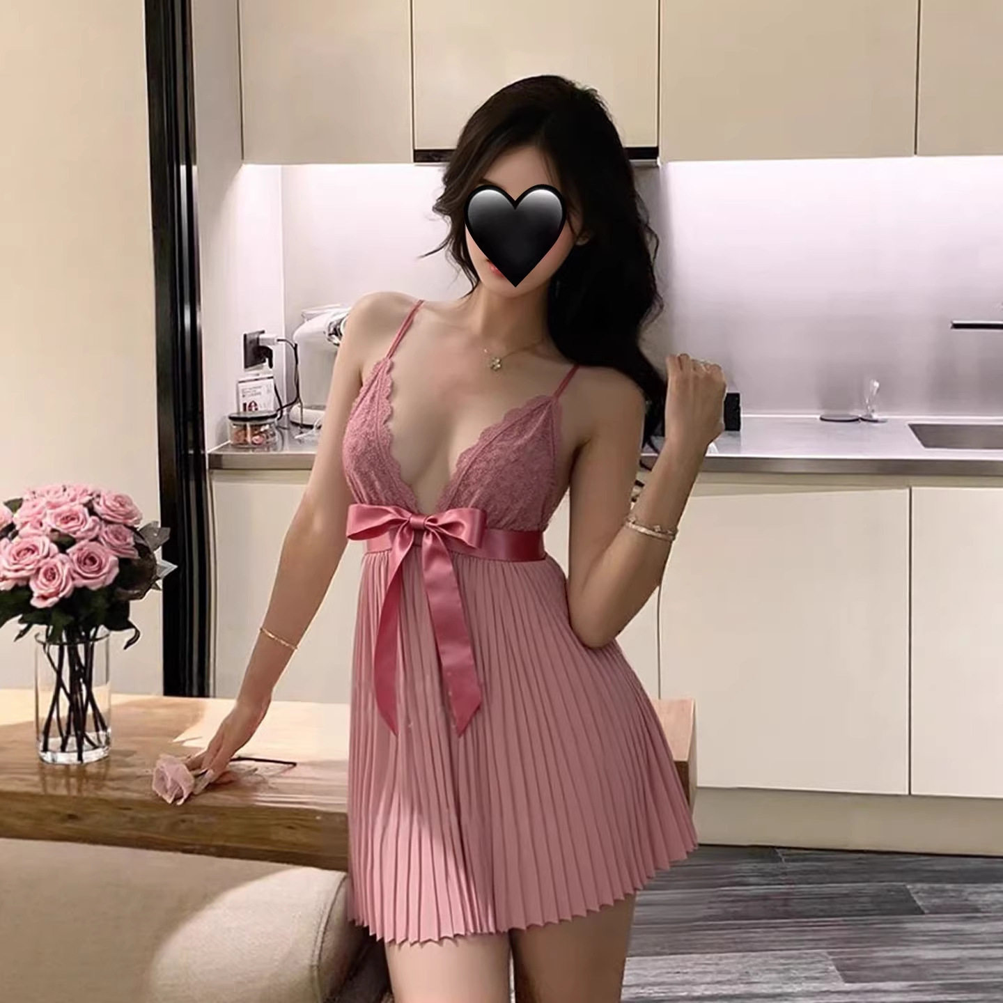 纯欲蕾丝百褶吊带睡裙