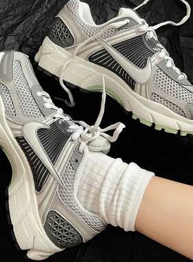 NIKE耐克女子W NIKE ZOOM VOMERO 5运动休闲鞋FB8825-001